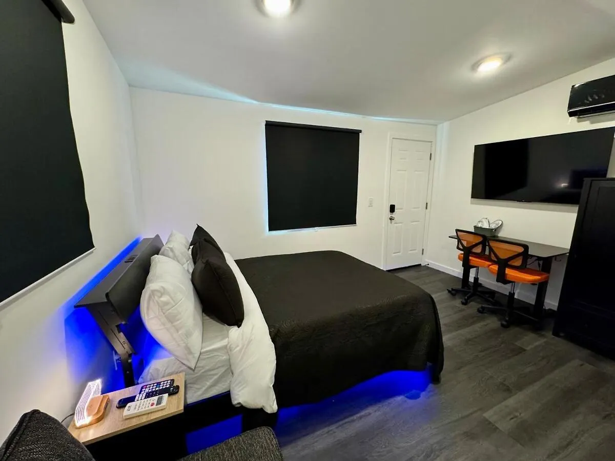 Your Downtown Cozy Studio With Backyard Unit C Phoenix Apartment